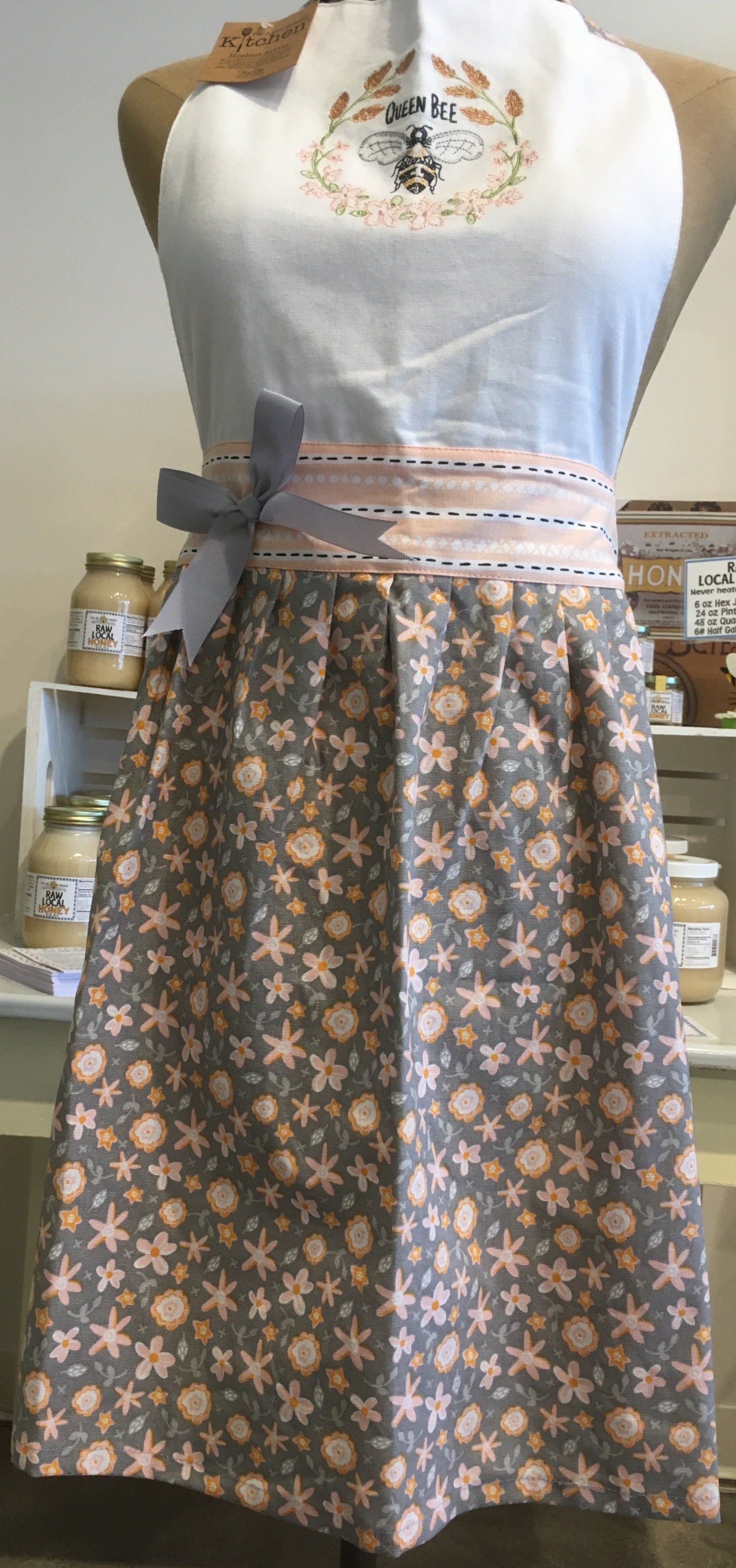 Apron Queen Bee Embroidered It's All About Bees! Apron Queen Bee Embroidered It's All About Bees!